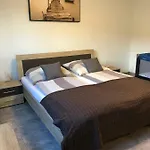 International 2 Apartmán *