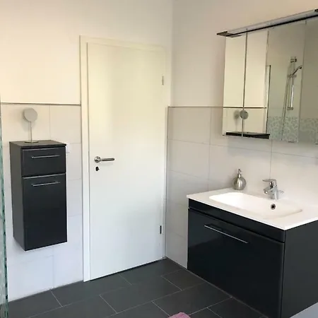 Apartment International 2 *